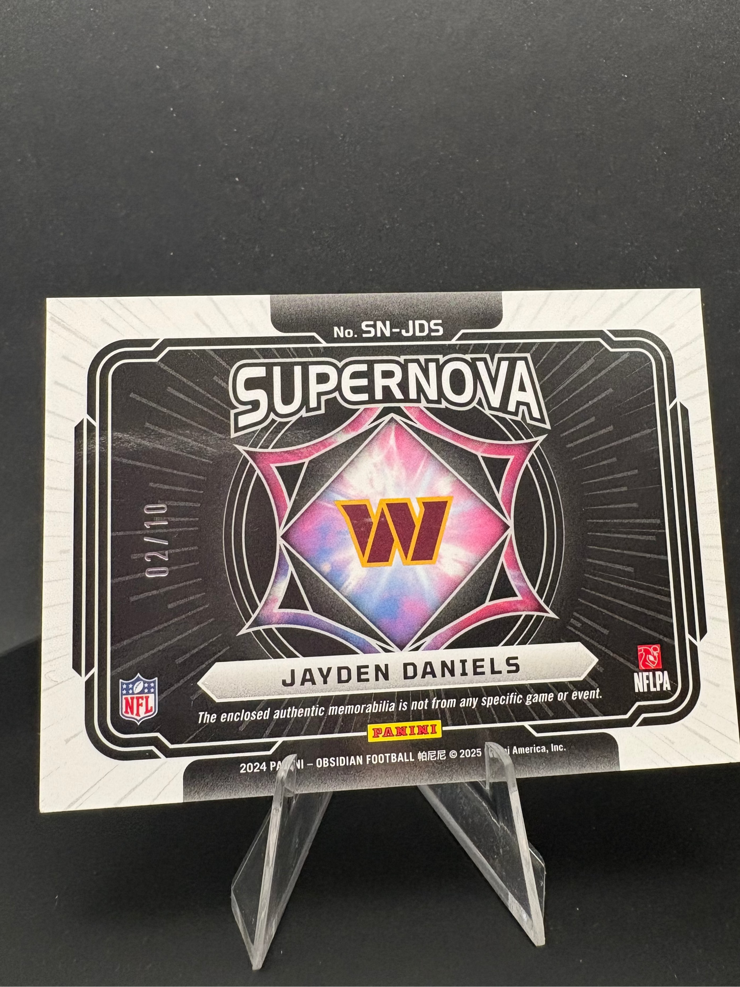 Jayden Daniels jersey patch, rookie, 2/10 card