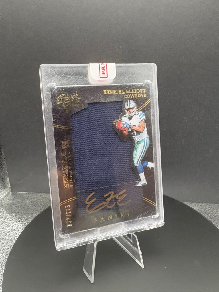 2016 Black Gold Ezekiel Elliott auto RC /225