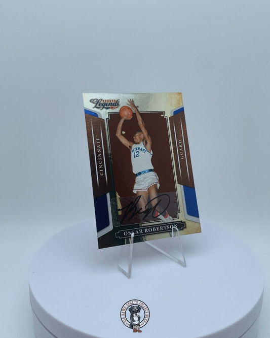 Oscar Robertson 2008-09 Donruss Sports Legends Autographed Card